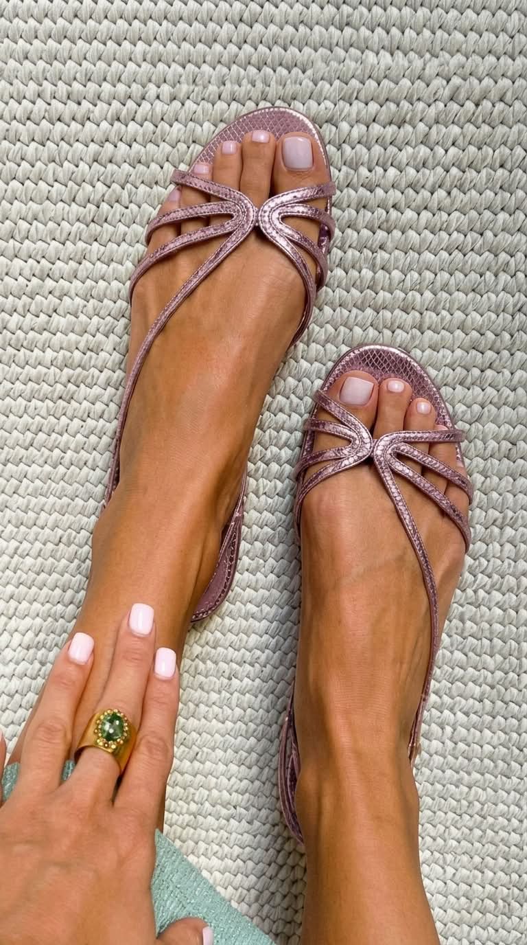 Ginevra – Sandalias Doradas Elegancia Estival