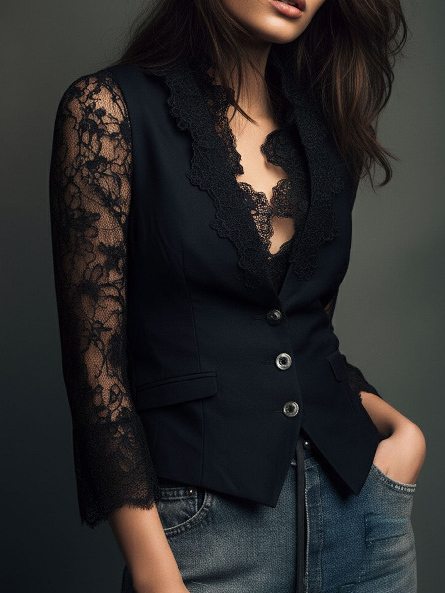 Vittoria – Blazer Negro con Mangas de Encaje