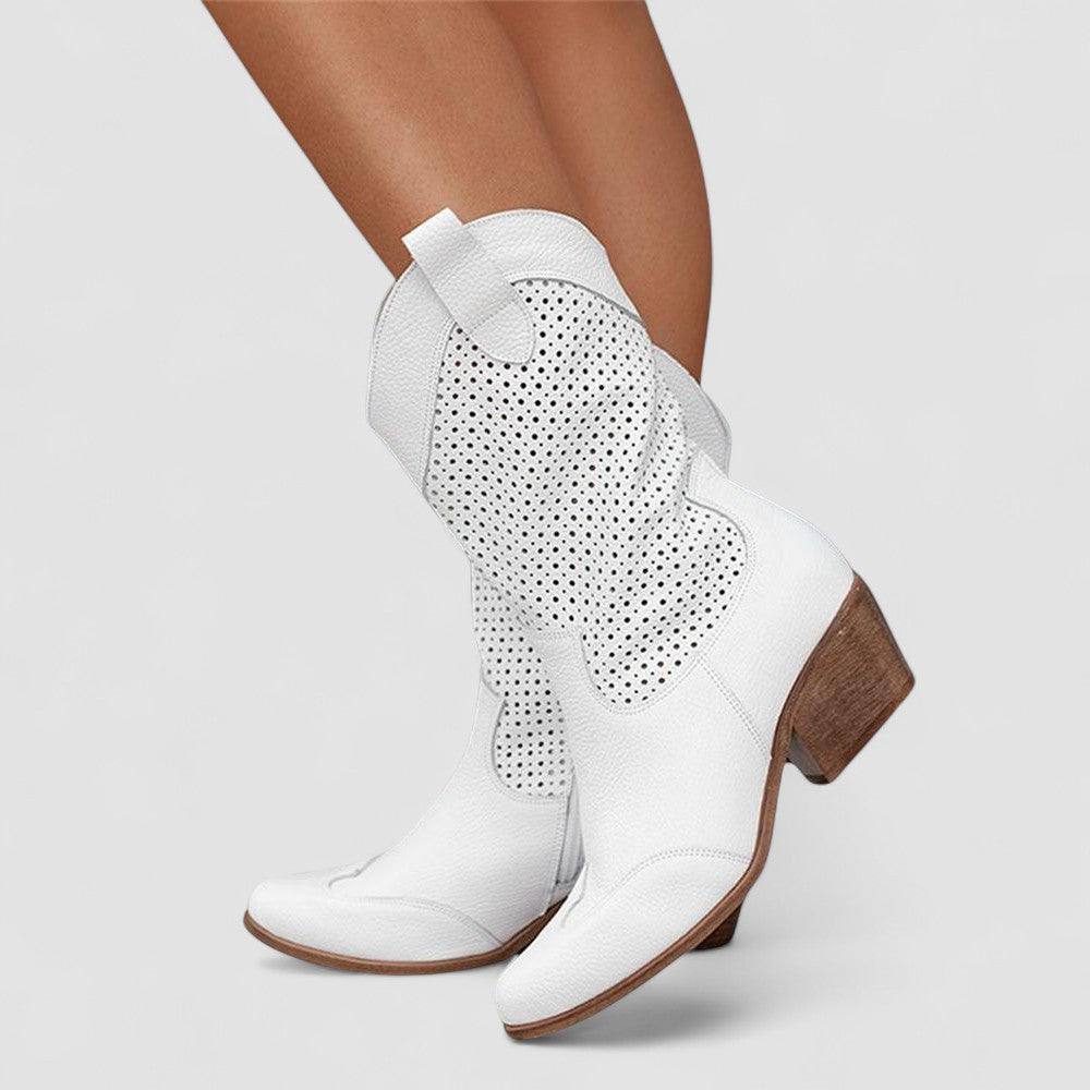 Eleonora – Botas Camperas con Detalles Calados