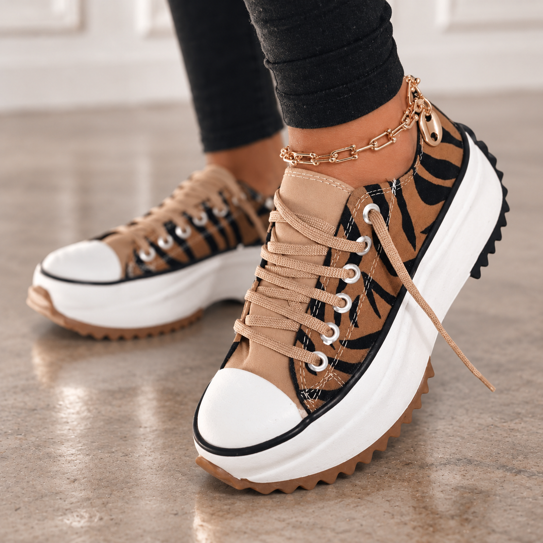 Erika – Zapatos Cómodos con Suela Dentada