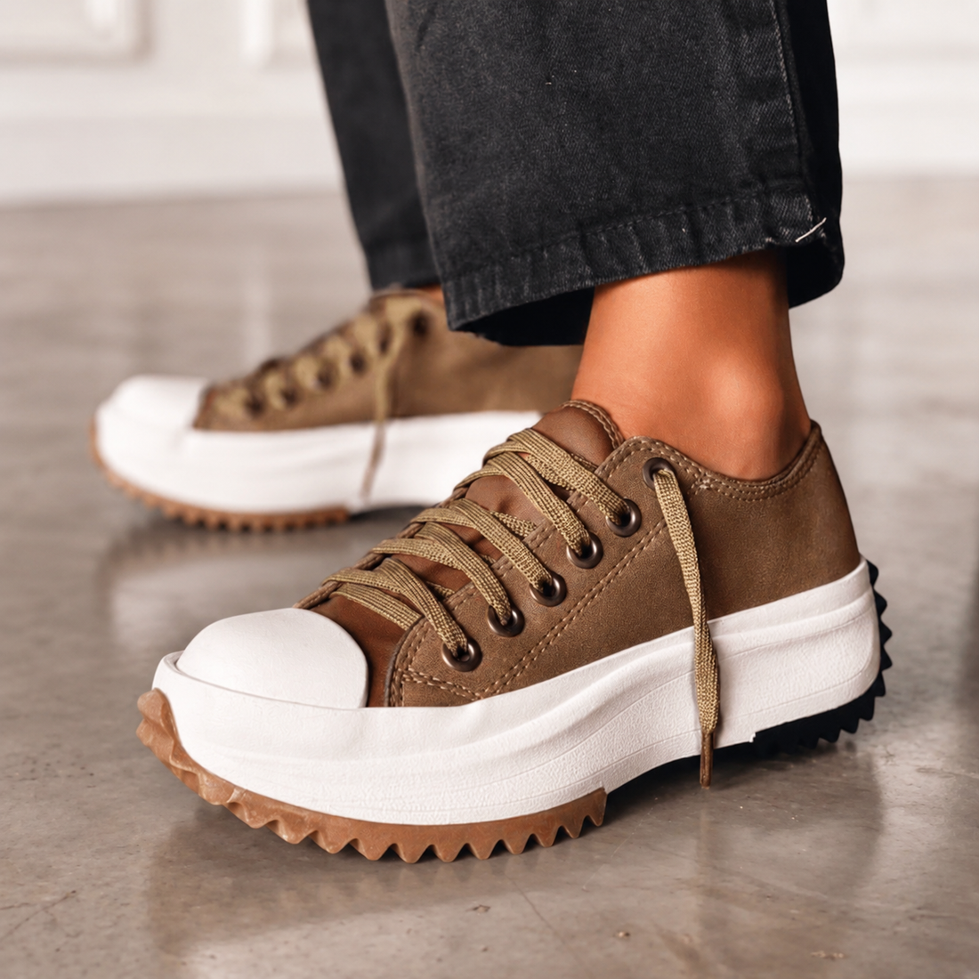 Erika – Zapatos Cómodos con Suela Dentada