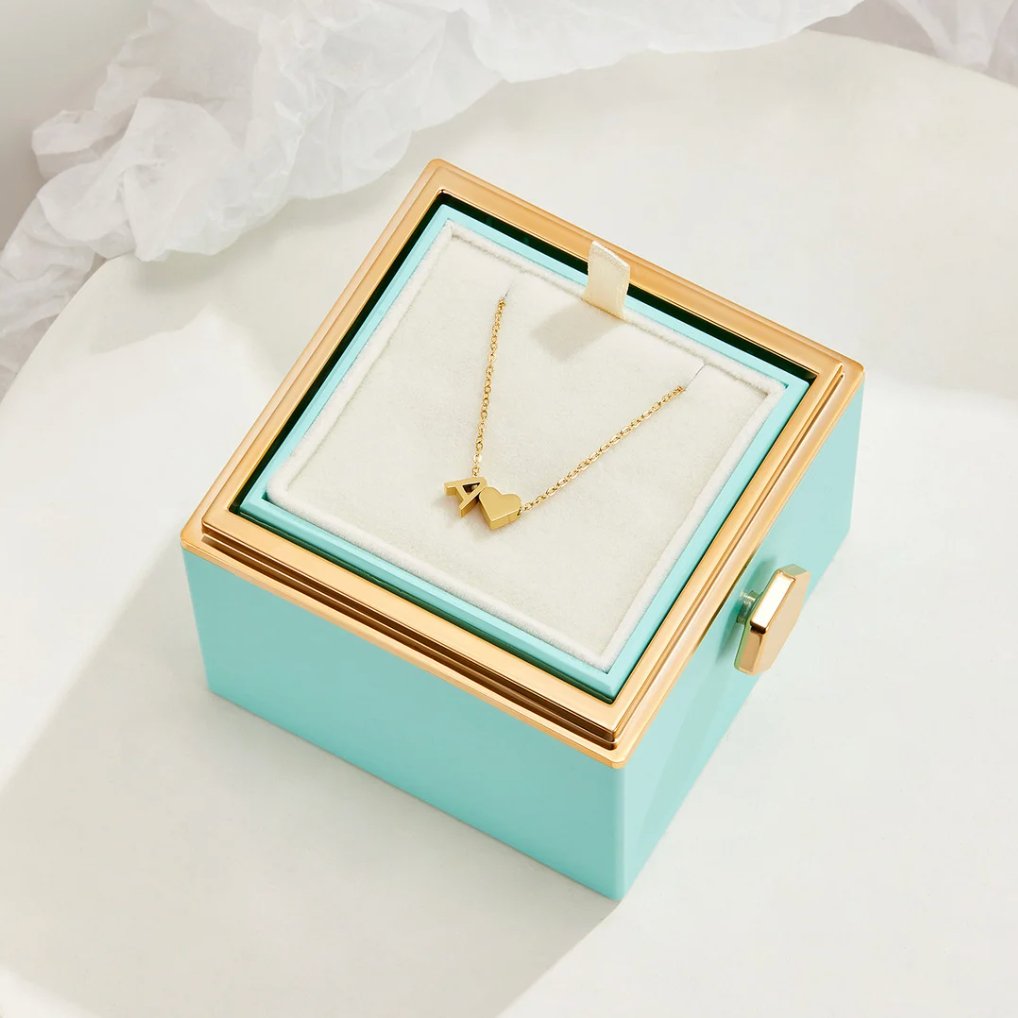 Forever Love – Collar con Inicial Dorado