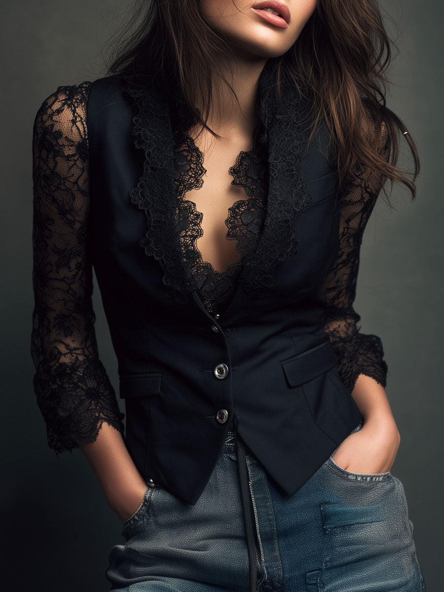 Vittoria – Blazer Negro con Mangas de Encaje