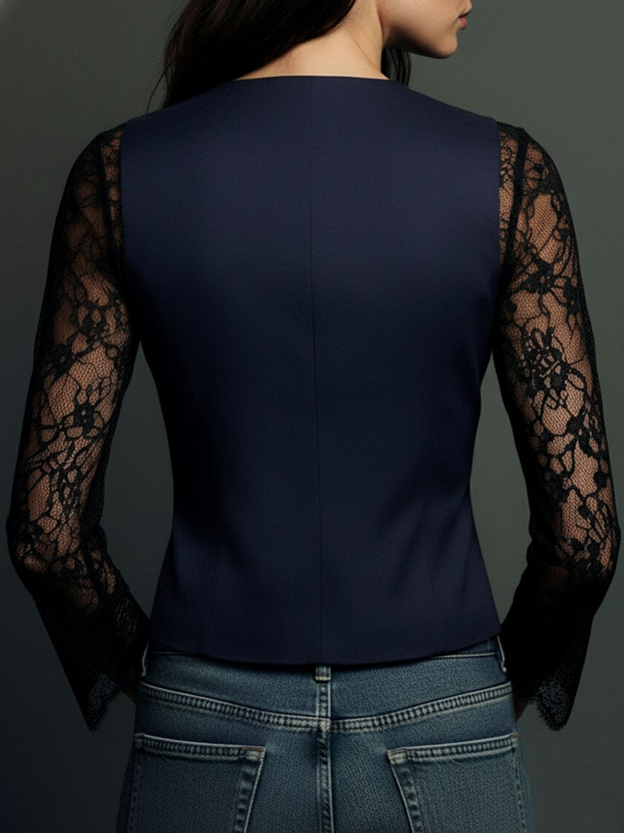 Vittoria – Blazer Negro con Mangas de Encaje