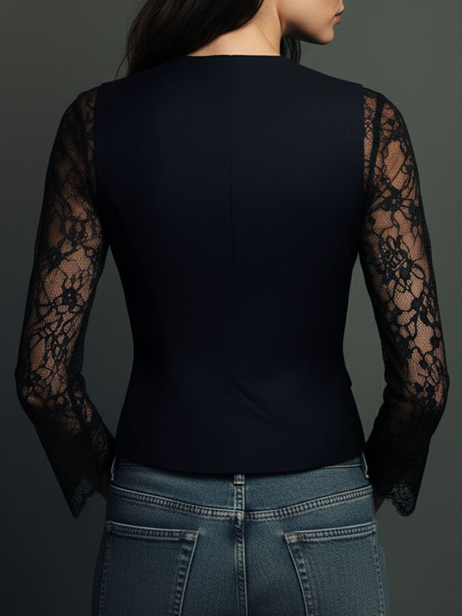 Vittoria – Blazer Negro con Mangas de Encaje