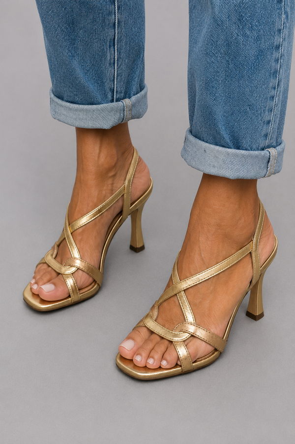 Elisabetta – Sandalias Doradas Encanto Estival