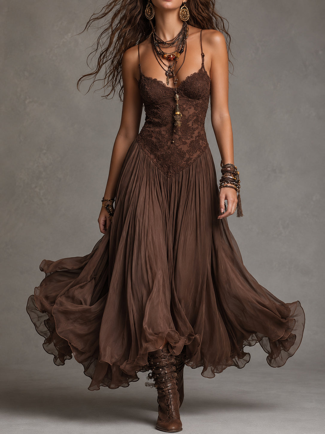 Lorella – Vestido Largo Marrón de Gasa y Encaje