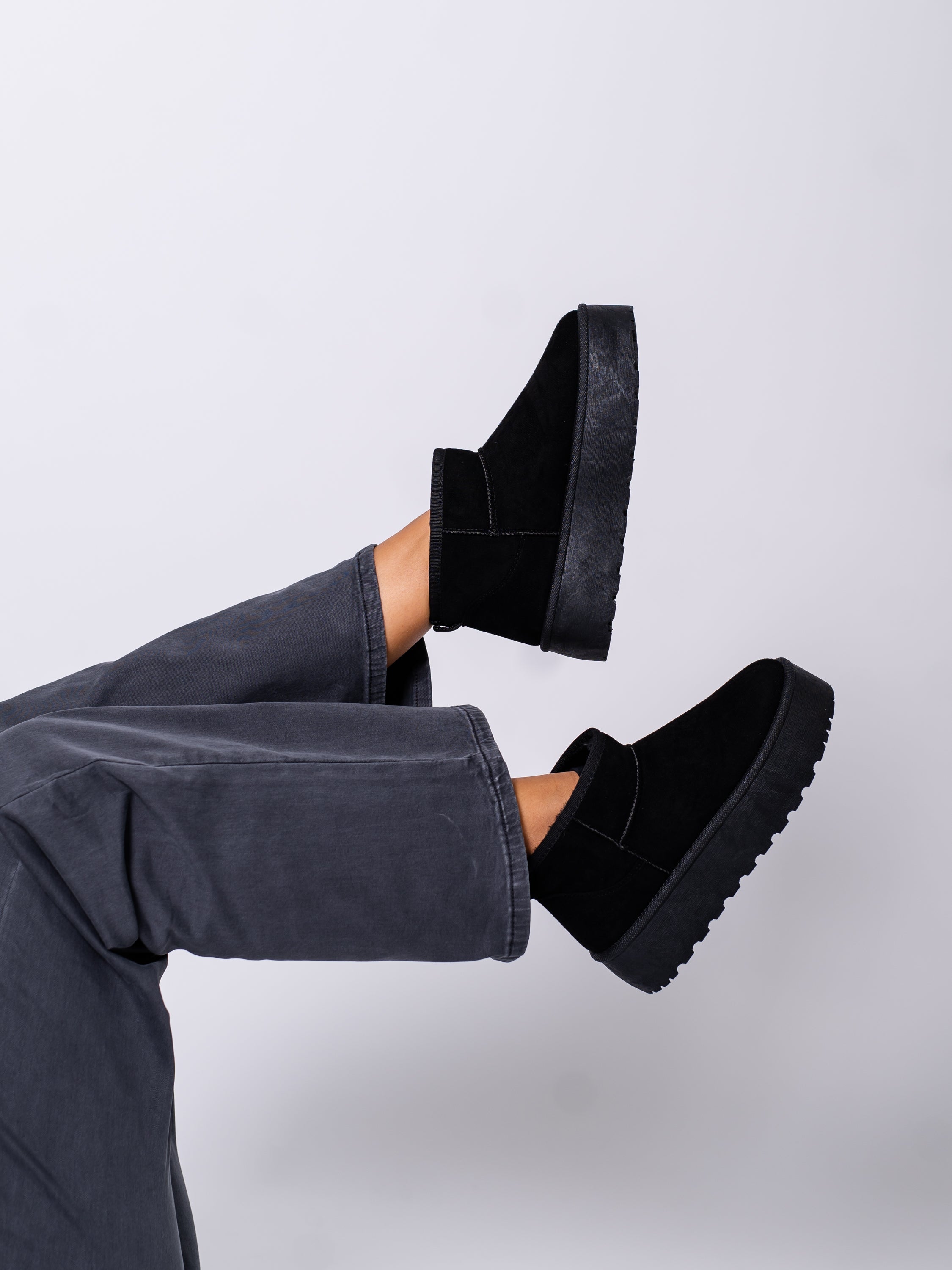 Cozy Mini Boots - Schwarz (Nur Gr.42)