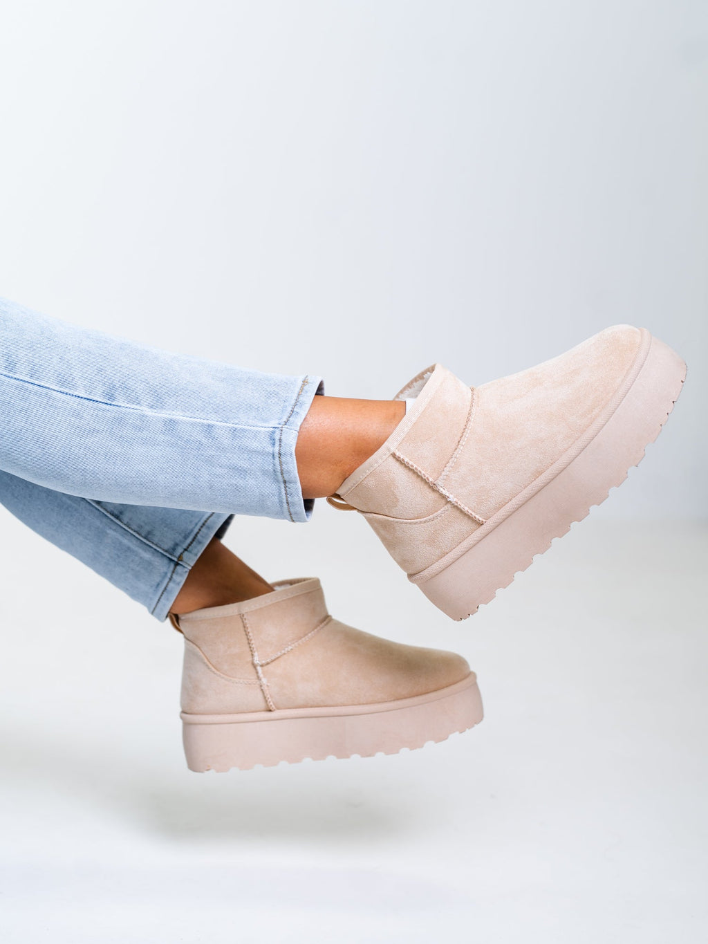 Cozy Mini Boots - Beige (Gr. 36 & 42)