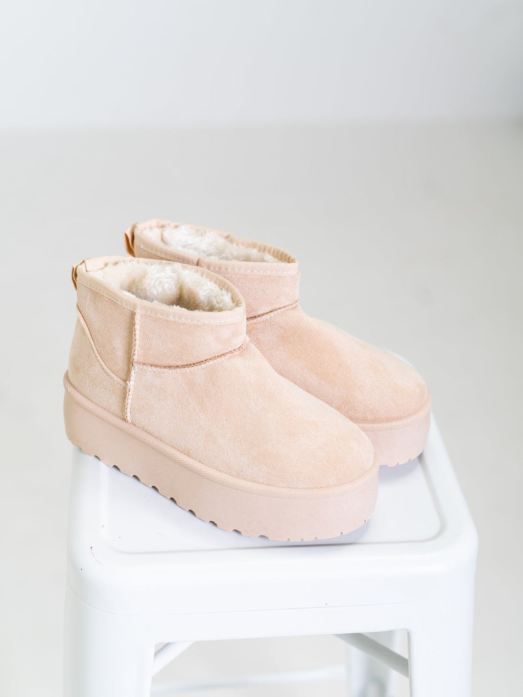 Cozy Mini Boots - Beige (Gr. 36 & 42)