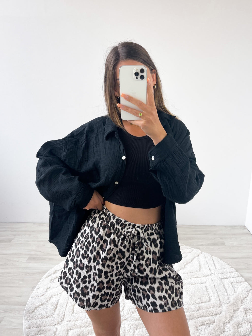 Leo Musselin Shorts - Grau