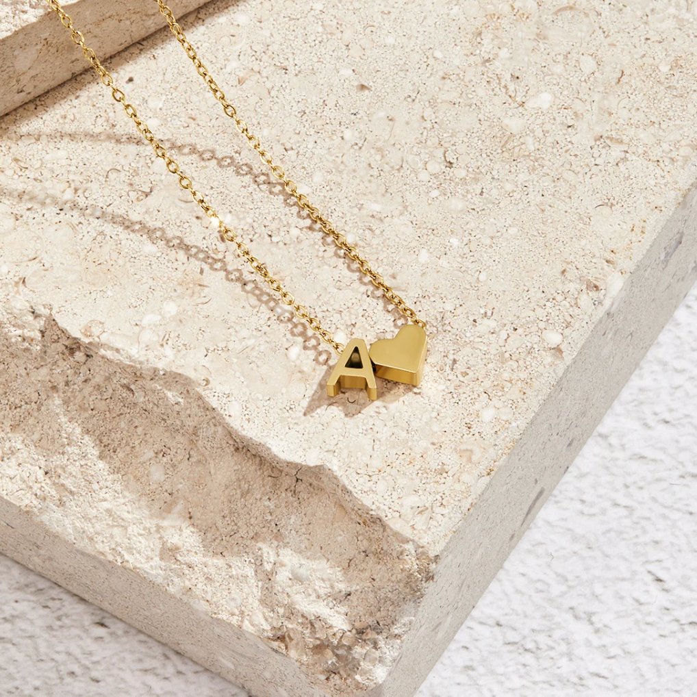 Forever Love – Collar con Inicial Dorado
