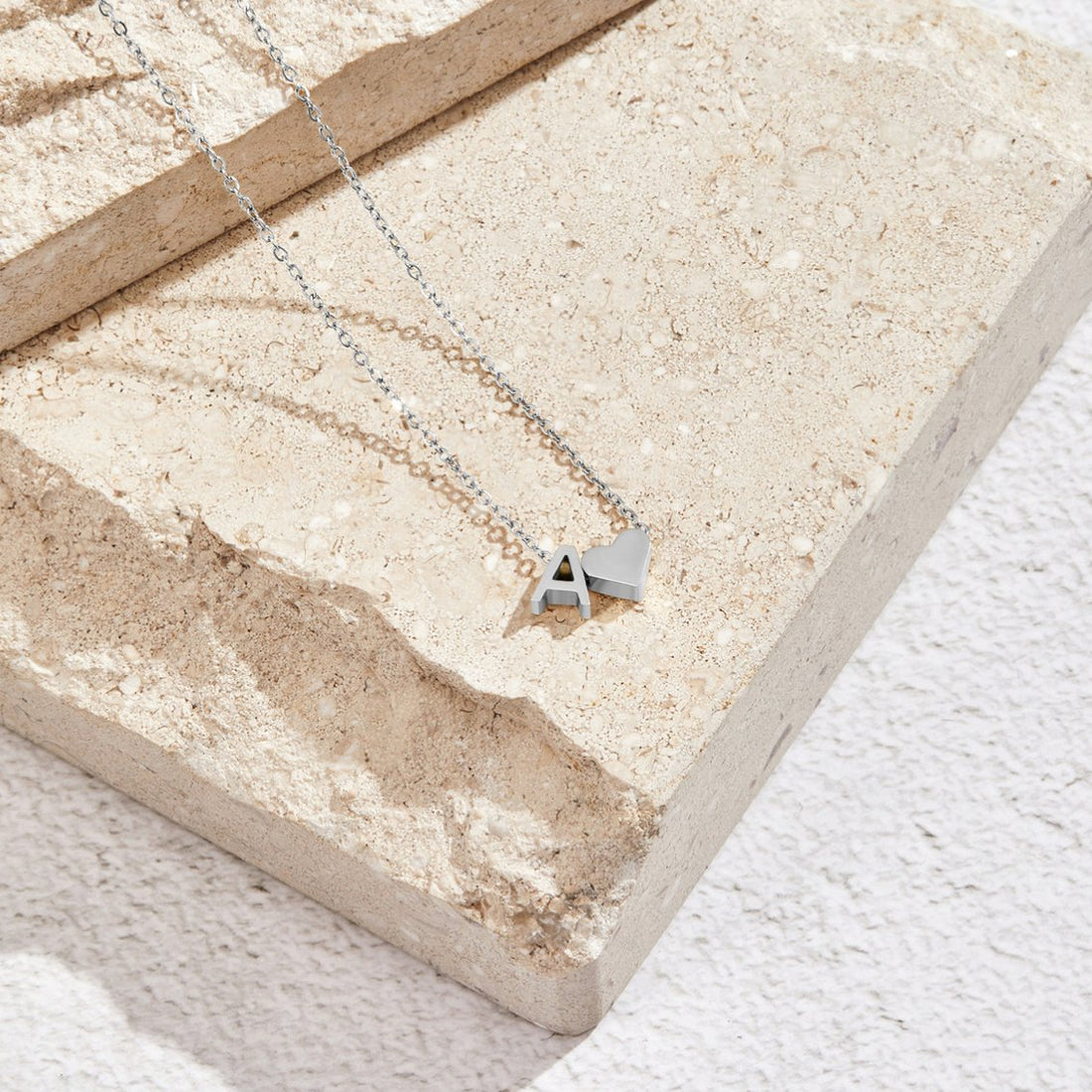 Forever Love – Collar con Inicial Plateado