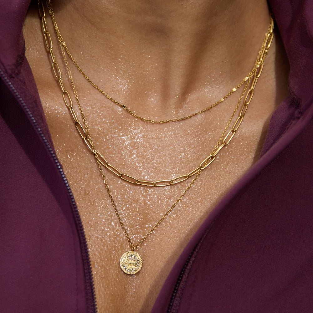 Geya – Collar en Capas con Moneda
