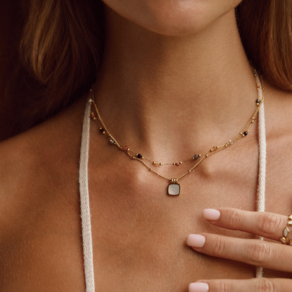 Lucía – Collar con Colgante de Concha Blanca
