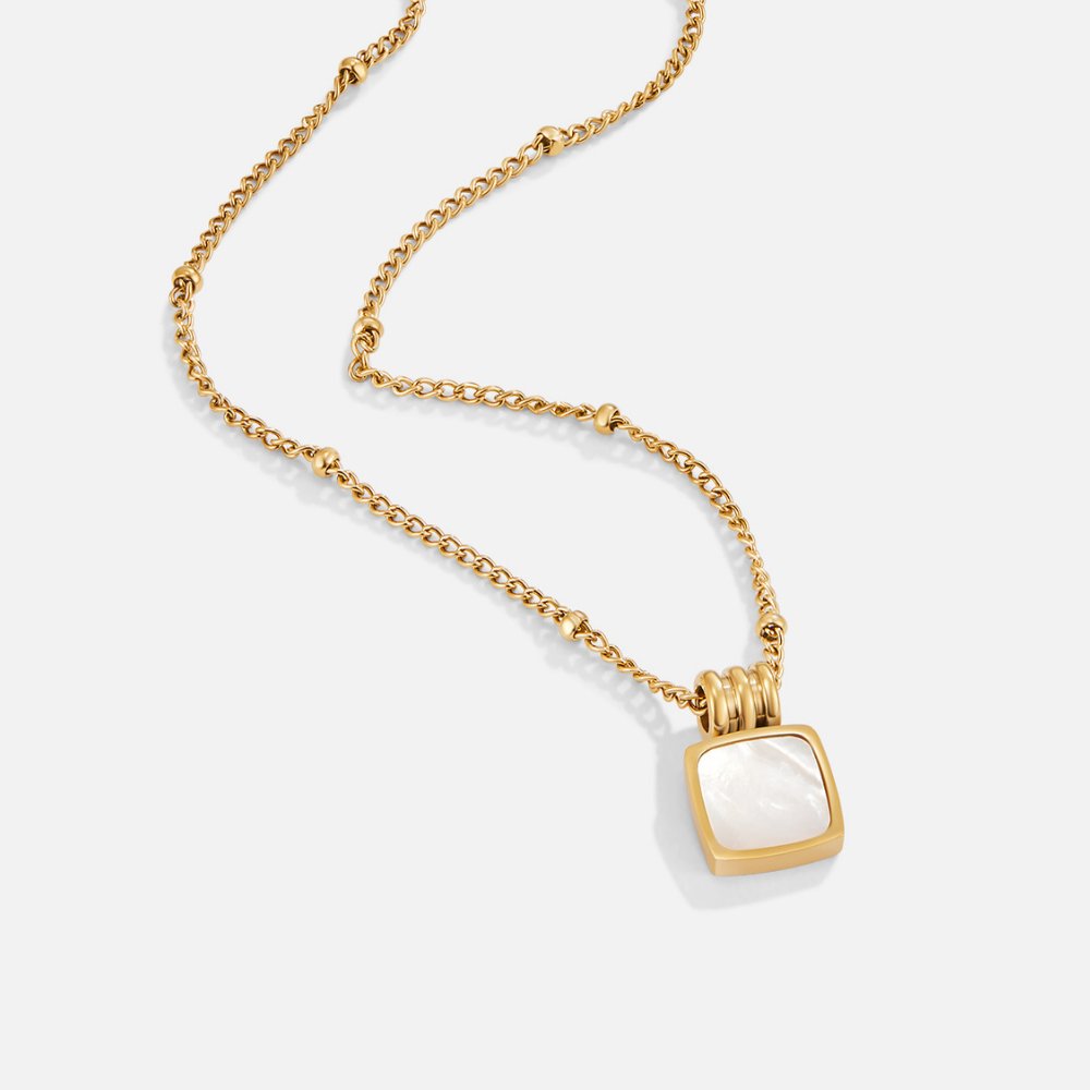 Lucía – Collar con Colgante de Concha Blanca
