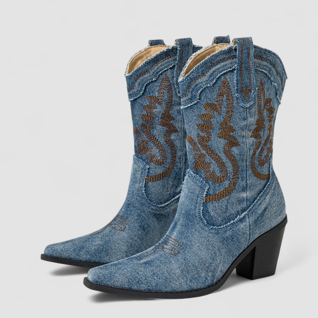 Carla – Botines Camperos Bordados